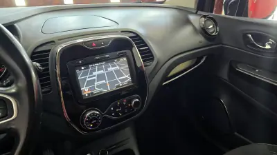 Renault Captur 2016 - 10490 EUR, 58907 km - AUTO.MOTO.pt - 58907km - foto 22 de 46