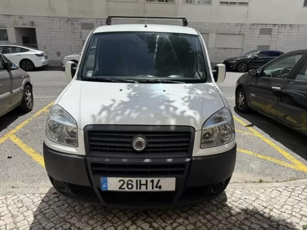 Fiat DOBLO CARGO 1.3 MULTIJET EASY 2009 - 5250 EUR, 190000 km - AUTO.MOTO.pt - 190000km - foto 9 de 27
