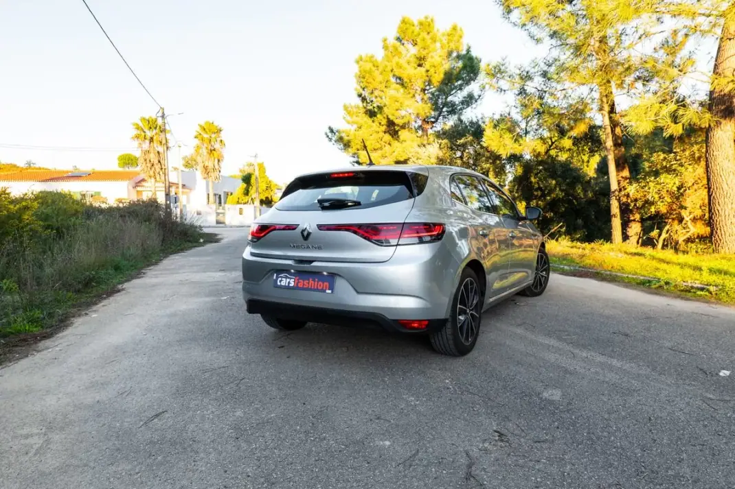 Renault Mégane 2021 - 18600 EUR, 109996 km - 109996km - foto 30 de 31