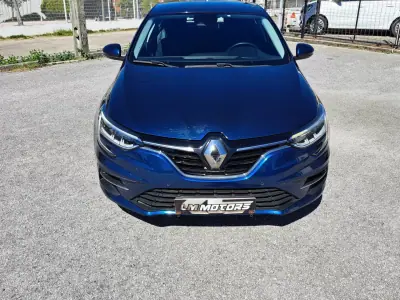 Renault Mégane 2021 - 17490 EUR, 95509 km - AUTO.MOTO.pt - 95509km - foto 4 de 46