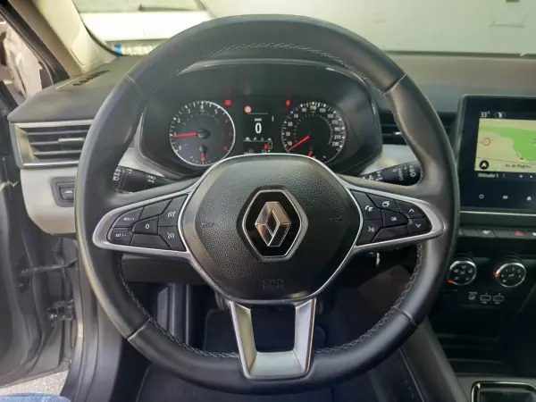 Renault Clio 2023 - 13490 EUR, 146100 km - AUTO.MOTO.pt - 146100km - foto 16 de 19