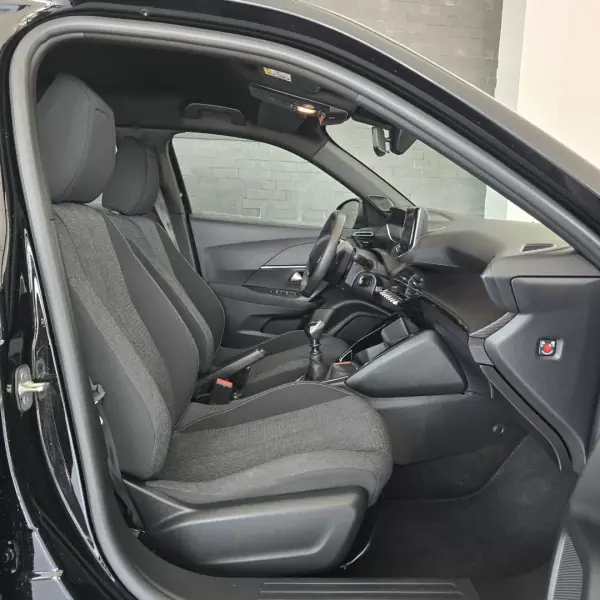Peugeot 2008 2025 - 19990 EUR, 24150 km - AUTO.MOTO.pt - 24150km - foto 8 de 30