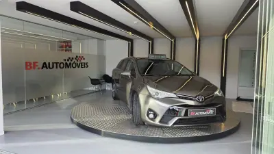 Toyota Avensis Touring Sports 2016 - 14900 EUR, 212217 km - AUTO.MOTO.pt - 212217km - foto 9 de 57