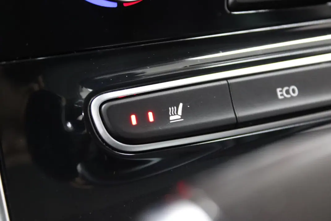 Renault Espace 2017 - 17900 EUR, 171000 km - AUTO.MOTO.pt - 171000km - foto 17 de 31