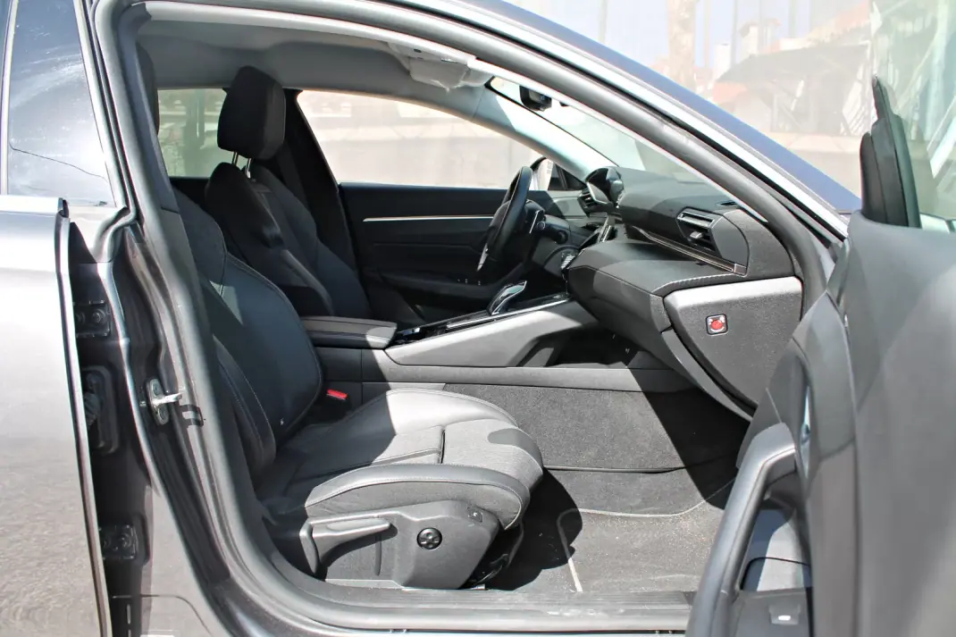 Peugeot 508 SW 2021 - 20980 EUR, 96582 km - 96582km - foto 13 de 16