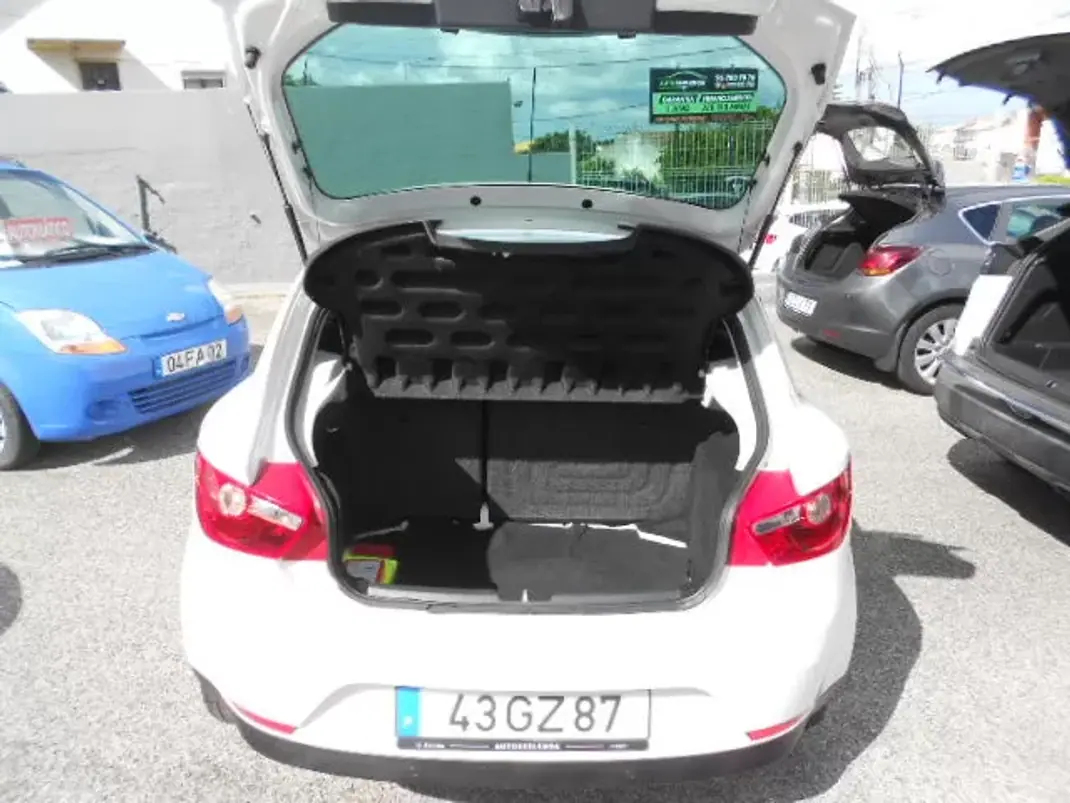 SEAT Ibiza 2008 - 6900 EUR, 349713 km - AUTO.MOTO.pt - 349713km - foto 9 de 14