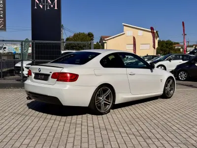 BMW 320 2009 - 13990 EUR, 243000 km - 243000km - foto 2 de 19