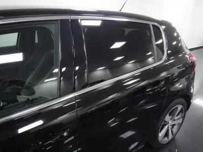 Peugeot 308 2019 - 14500 EUR, 82000 km - AUTO.MOTO.pt - 82000km - foto 8 de 26