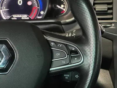 Renault Mégane Sport Tourer 2019 - 15950 EUR, 99000 km - AUTO.MOTO.pt - 99000km - foto 15 de 22