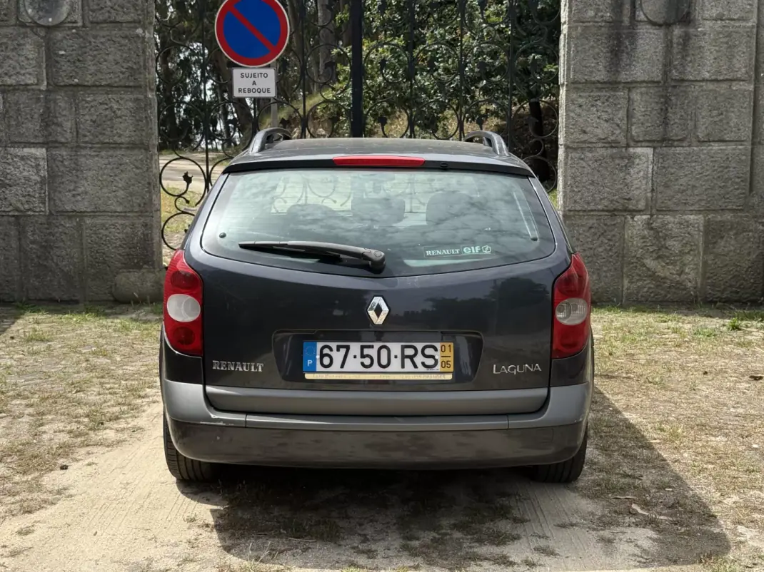 Renault Laguna 2001 - 2500 EUR, 85000 km - AUTO.MOTO.pt - 85000km - foto 4 de 11