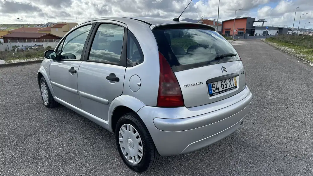 Citroën C3 2004 - 2500 EUR, 315000 km - AUTO.MOTO.pt - 315000km - foto 6 de 14