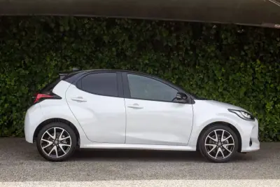 Toyota Yaris 2021 - 22900 EUR, 16000 km - AUTO.MOTO.pt - 16000km - foto 6 de 17