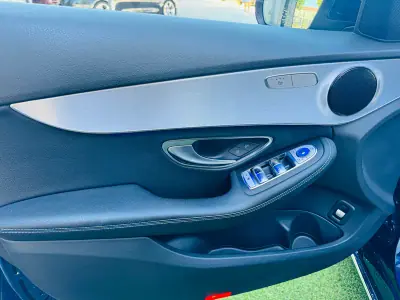 Mercedes-Benz C 220 2019 - 32000 EUR, 160000 km - AUTO.MOTO.pt - 160000km - foto 26 de 30