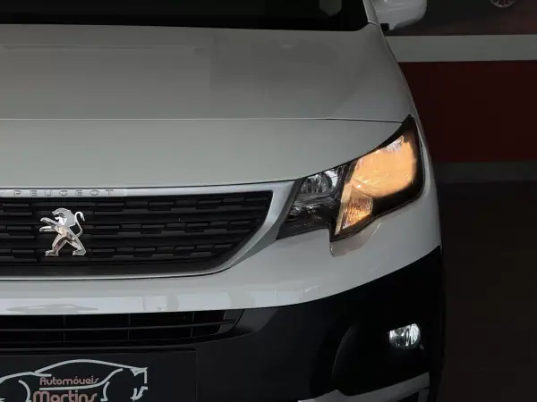 Peugeot Rifter 2019 - 19990 EUR, 120345 km - AUTO.MOTO.pt - 120345km - foto 4 de 21