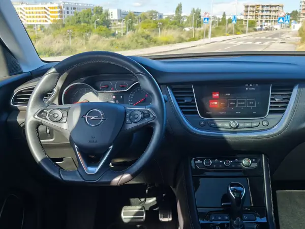 Opel Grandland X 2020 - 17990 EUR, 65073 km - AUTO.MOTO.pt - 65073km - foto 9 de 38