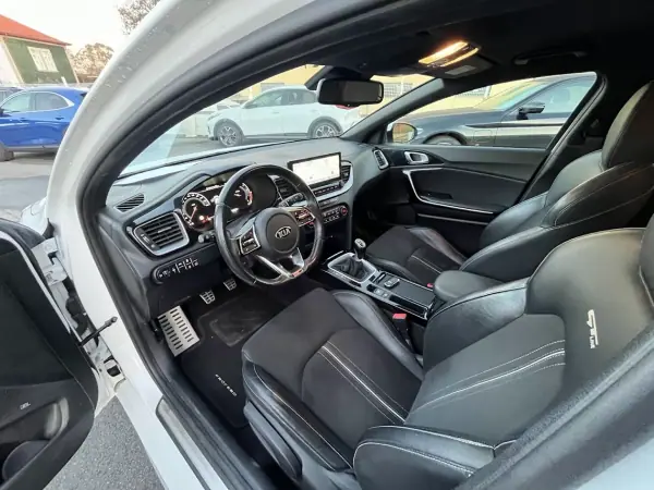 Kia ProCeed 2022 - 19450 EUR, 92000 km - AUTO.MOTO.pt - 92000km - foto 25 de 51