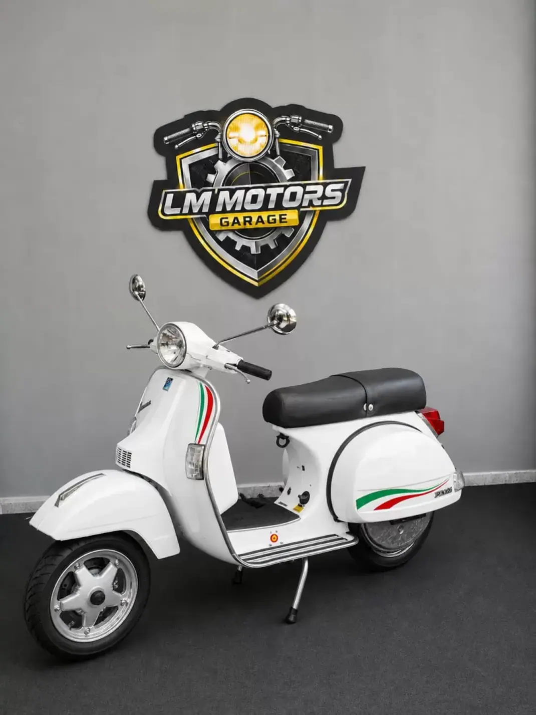 Piaggio Vespa 2013 - 5450 EUR, 9000 km - AUTO.MOTO.pt - 9000km - foto 1 de 6