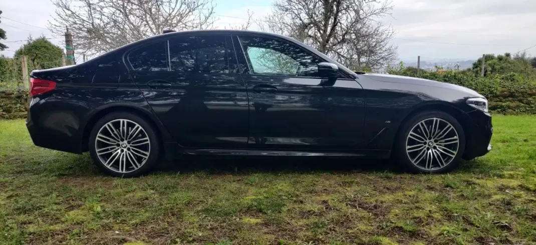 BMW 530e 2019 - 28499 EUR, 113000 km - AUTO.MOTO.pt - 113000km - foto 2 de 51