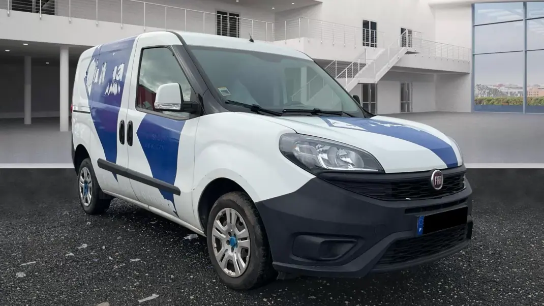 Fiat Doblo 1.3 MJ Easy 3 L 2020 - 7999 EUR, 183000 km - AUTO.MOTO.pt - 183000km - foto 2 de 8