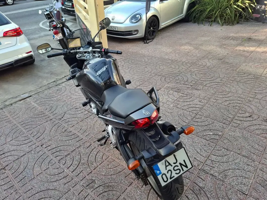 Yamaha FZ 6 R 2010 - 6000 EUR, 21000 km - 21000km - foto 7 de 12