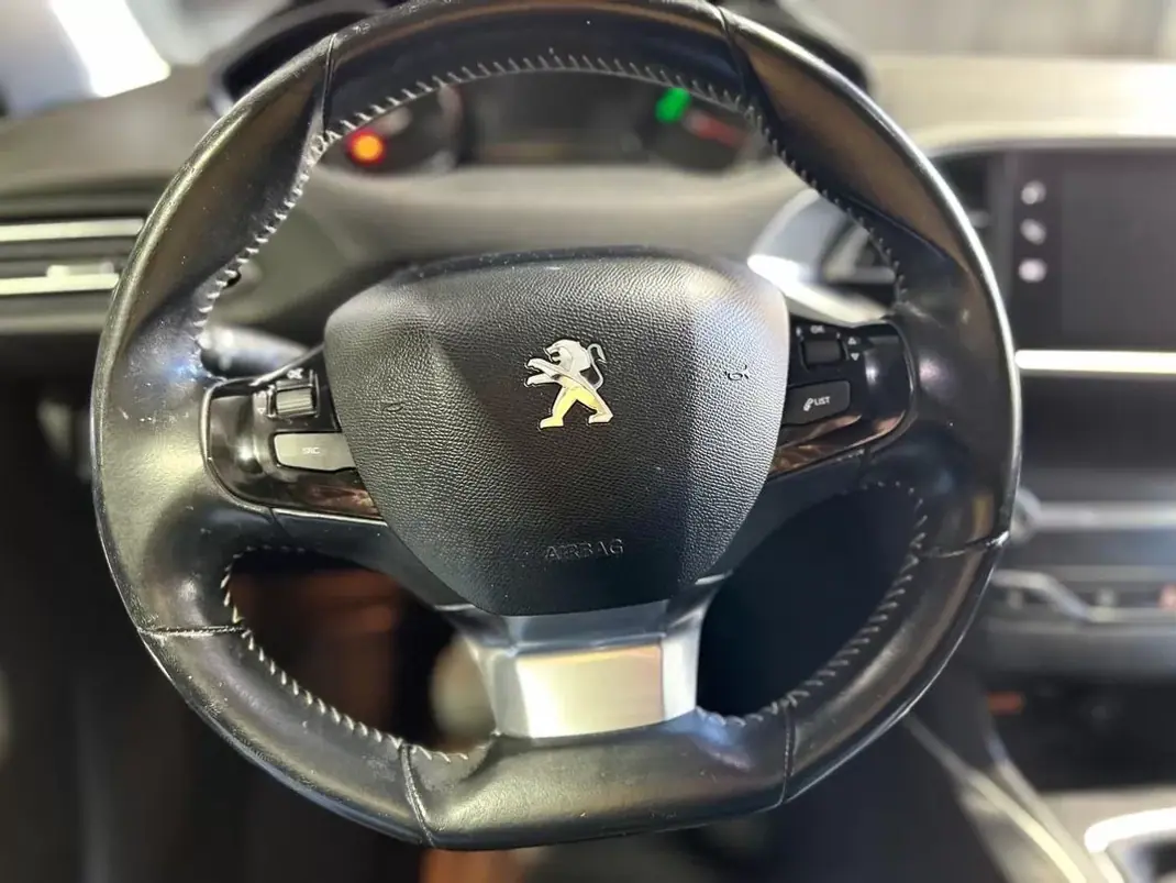 Peugeot 308 SW 2018 - 11500 EUR, 155853 km - AUTO.MOTO.pt - 155853km - foto 28 de 38