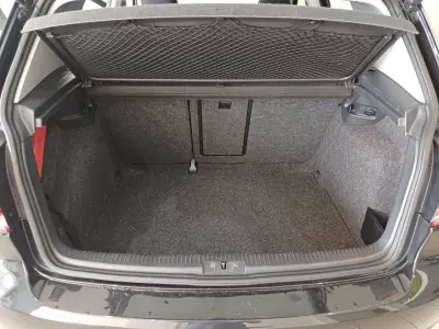 Volkswagen Golf 2010 - 9750 EUR, 222953 km - AUTO.MOTO.pt - 222953km - foto 10 de 13