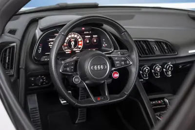 Audi R8 Spyder 2019 - 170000 EUR, 31543 km - AUTO.MOTO.pt - 31543km - foto 12 de 23