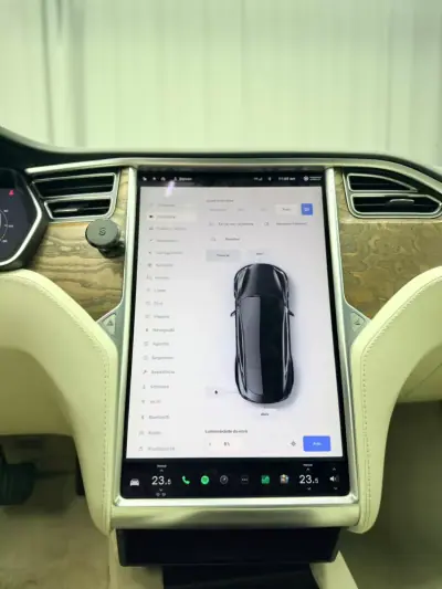Tesla Model S 2018 - 23500 EUR, 183000 km - AUTO.MOTO.pt - 183000km - foto 12 de 21