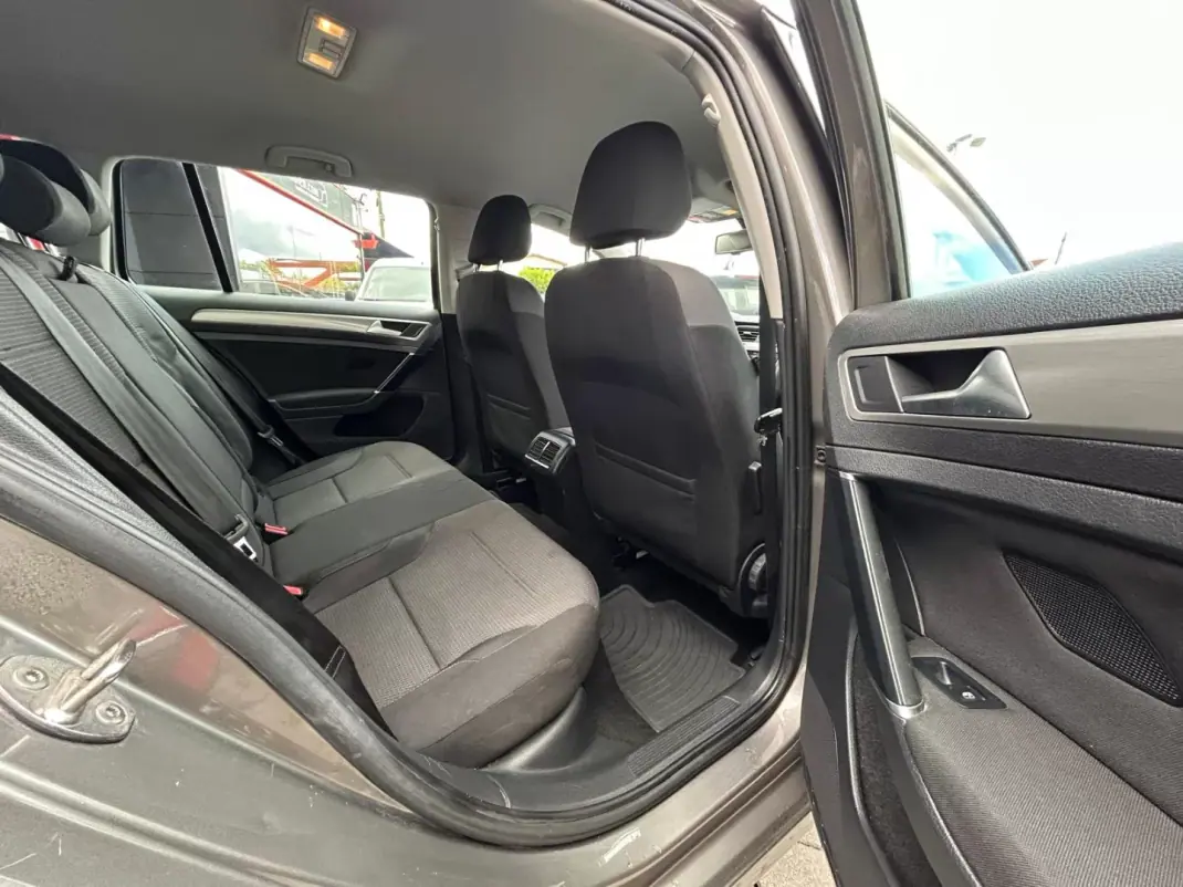 Volkswagen Golf Variant 2016 - 8990 EUR, 268715 km - AUTO.MOTO.pt - 268715km - foto 20 de 21