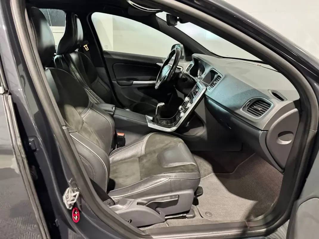 Volvo S60 2016 - 14900 EUR, 205158 km - 205158km - foto 11 de 30