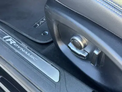 Jaguar XE 2019 - 24500 EUR, 127874 km - AUTO.MOTO.pt - 127874km - foto 21 de 21
