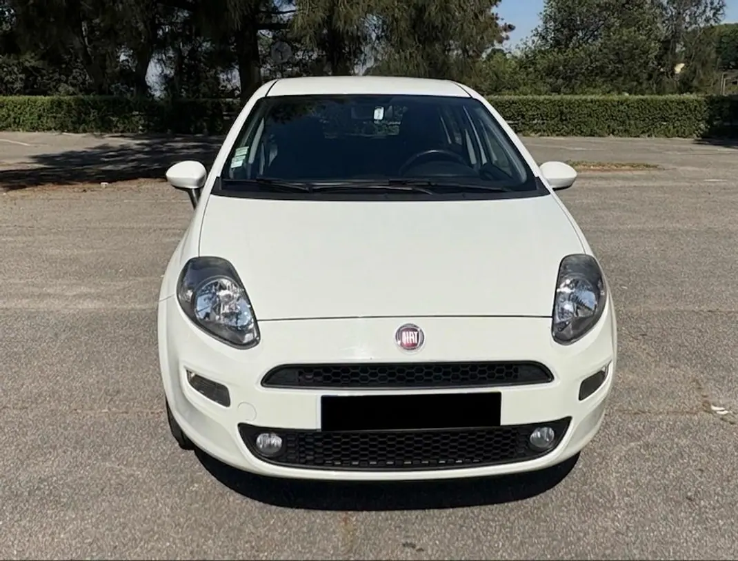 Fiat Punto 2015 - 6850 EUR, 76000 km - AUTO.MOTO.pt - 76000km - foto 1 de 13