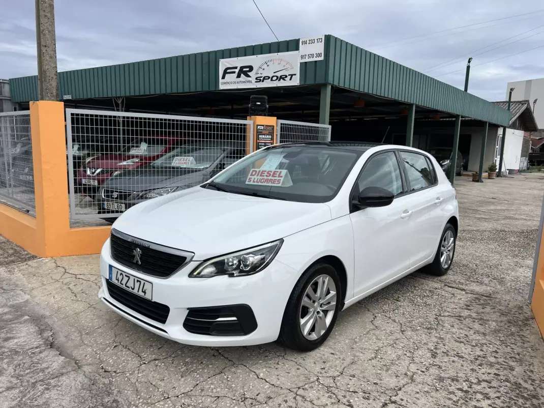 Peugeot 308 2019 - 12750 EUR, 142695 km - AUTO.MOTO.pt - 142695km - foto 1 de 19