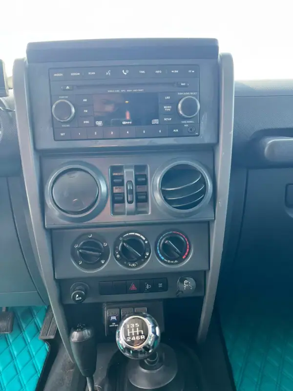 Jeep Wrangler Unlimited 2009 - 38000 EUR, 191132 km - AUTO.MOTO.pt - 191132km - foto 17 de 22