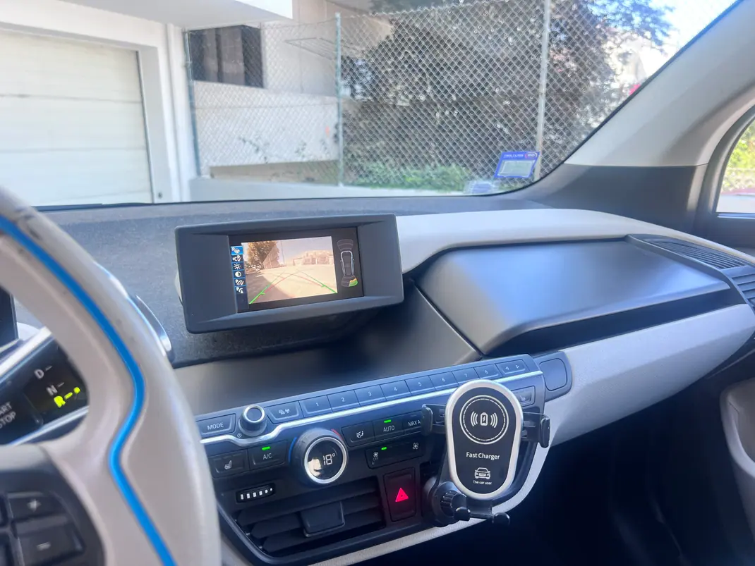 BMW i3 2016 - 9900 EUR, 166500 km - AUTO.MOTO.pt - 166500km - foto 13 de 15