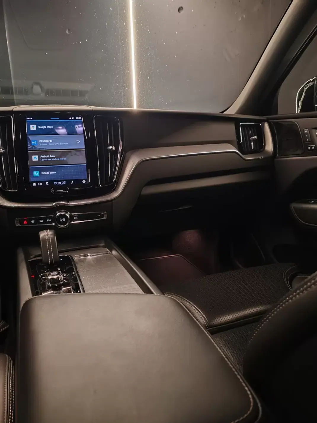 Volvo XC 60 2022 - 41000 EUR, 109000 km - AUTO.MOTO.pt - 109000km - foto 19 de 27