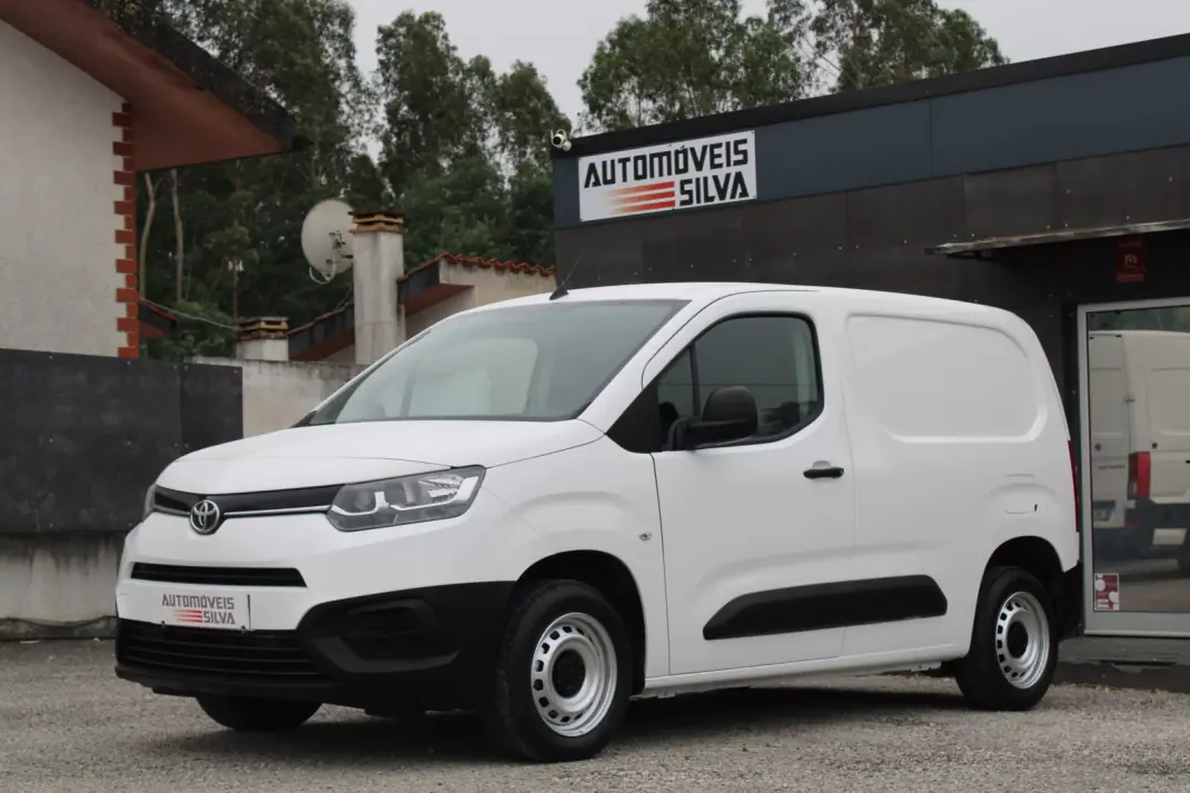 Toyota Proace City 1.5D L1 Active 2020 - 12990 EUR, 180000 km - AUTO.MOTO.pt - 180000km - foto 7 de 19