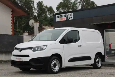 Toyota Proace City 1.5D L1 Active 2020 - 12990 EUR, 180000 km - AUTO.MOTO.pt - 180000km - foto 7 de 19