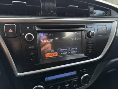 Toyota Auris 2014 - 10990 EUR, 224000 km - AUTO.MOTO.pt - 224000km - foto 20 de 27