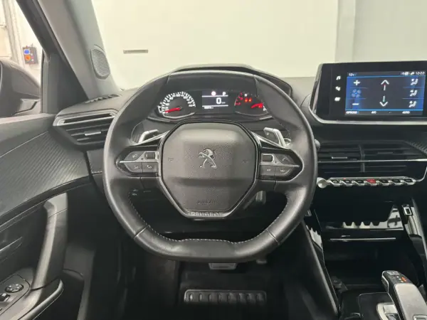 Peugeot 2008 2021 - 17990 EUR, 99900 km - AUTO.MOTO.pt - 99900km - foto 9 de 12