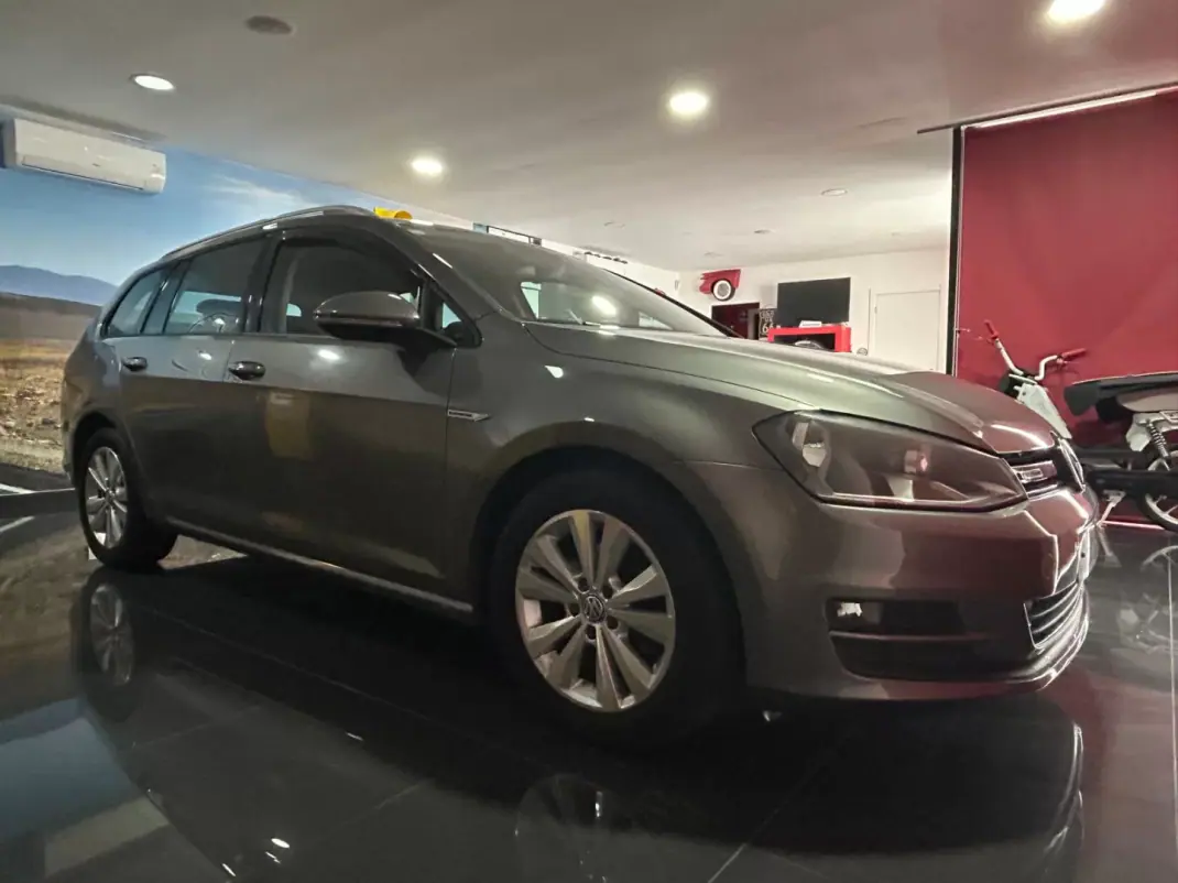 Volkswagen Golf Variant 2016 - 8990 EUR, 268715 km - AUTO.MOTO.pt - 268715km - foto 8 de 21