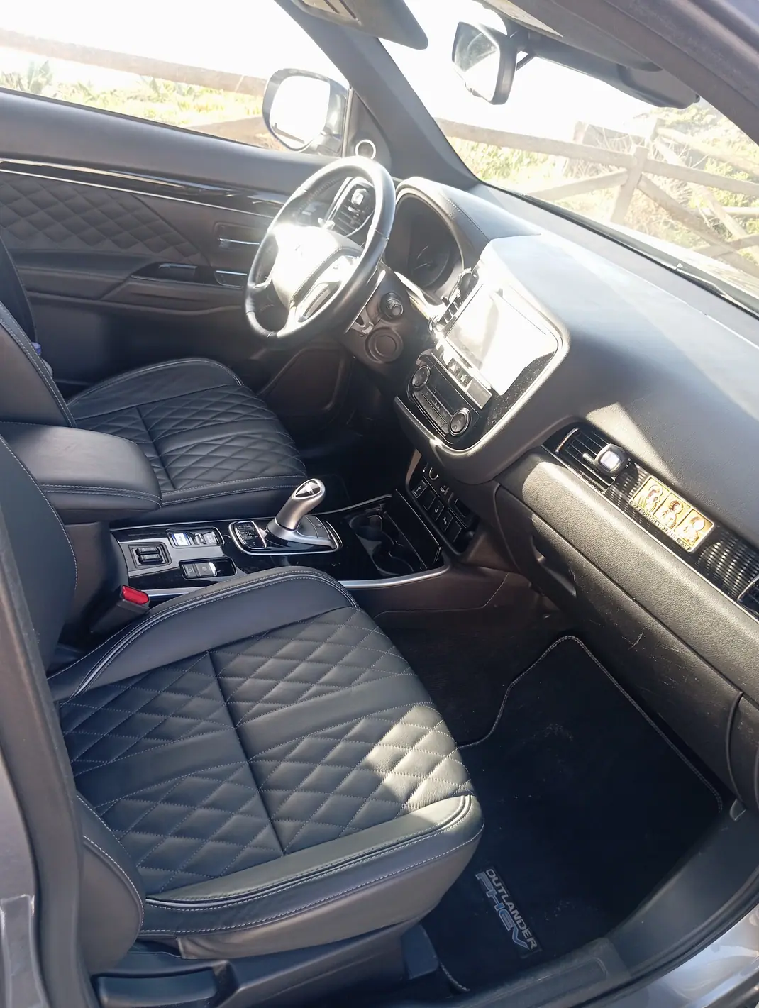 Mitsubishi Outlander 2019 - 23500 EUR, 95000 km - AUTO.MOTO.pt - 95000km - foto 5 de 15