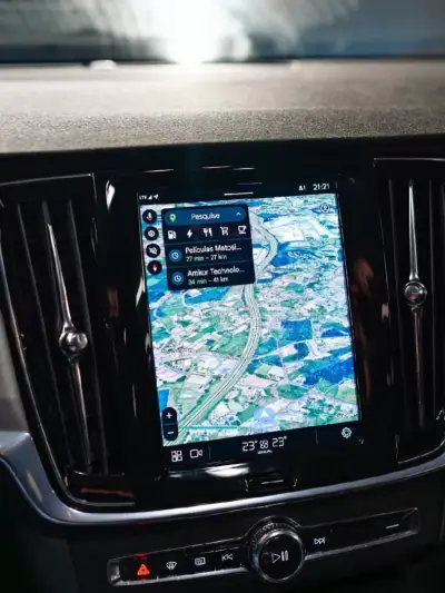 Volvo XC 60 2022 - 41000 EUR, 109000 km - AUTO.MOTO.pt - 109000km - foto 25 de 27