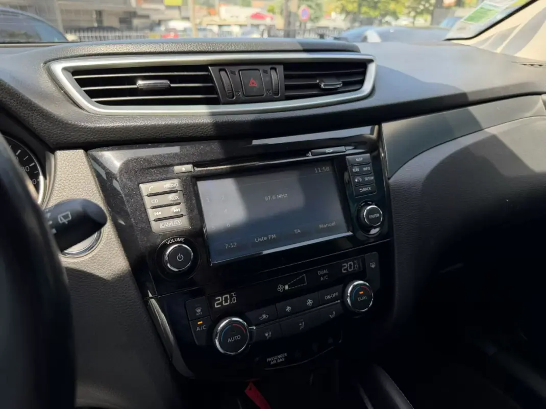 Nissan Qashqai 2018 - 18900 EUR, 137000 km - 137000km - foto 5 de 5