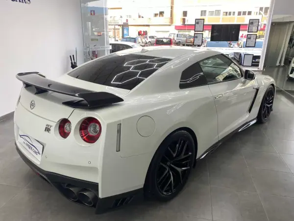 Nissan GT-R 2016 - 142500 EUR, 64500 km - AUTO.MOTO.pt - 64500km - foto 2 de 3