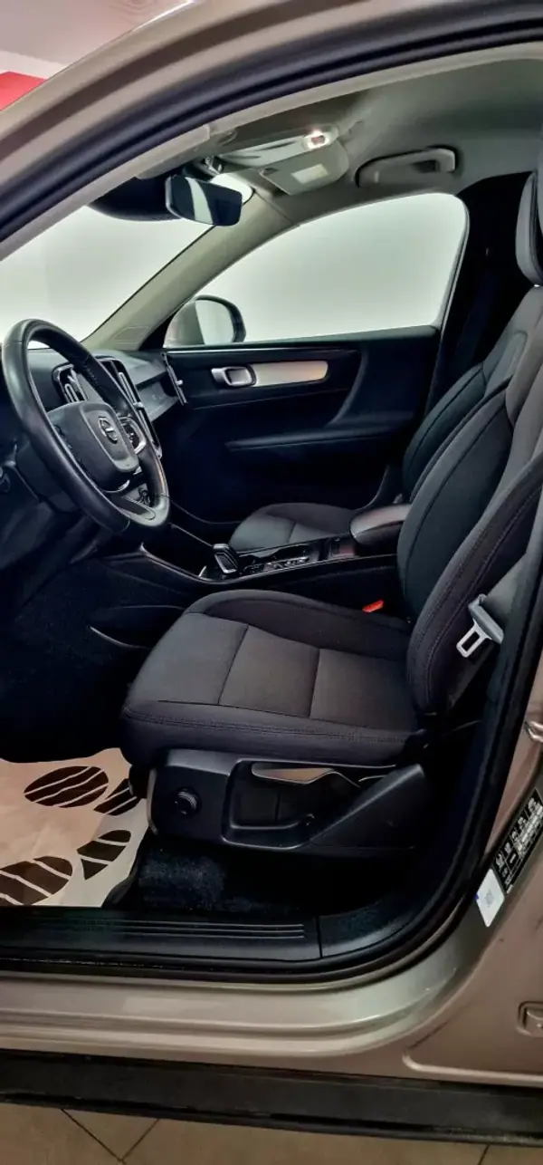Volvo XC 40 2021 - 23950 EUR, 102307 km - 102307km - foto 13 de 64