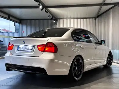 BMW 318 2011 - 15990 EUR, 230500 km - AUTO.MOTO.pt - 230500km - foto 13 de 38