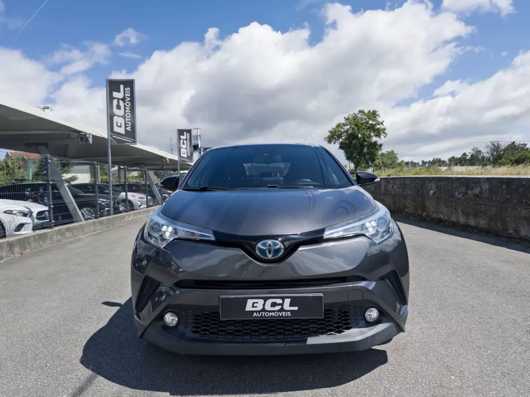 Toyota C-HR 2019 - 22990 EUR, 92000 km - AUTO.MOTO.pt - 92000km - foto 2 de 43
