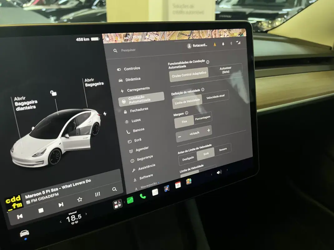 Tesla Model 3 2021 - 31990 EUR, 85000 km - AUTO.MOTO.pt - 85000km - foto 24 de 45