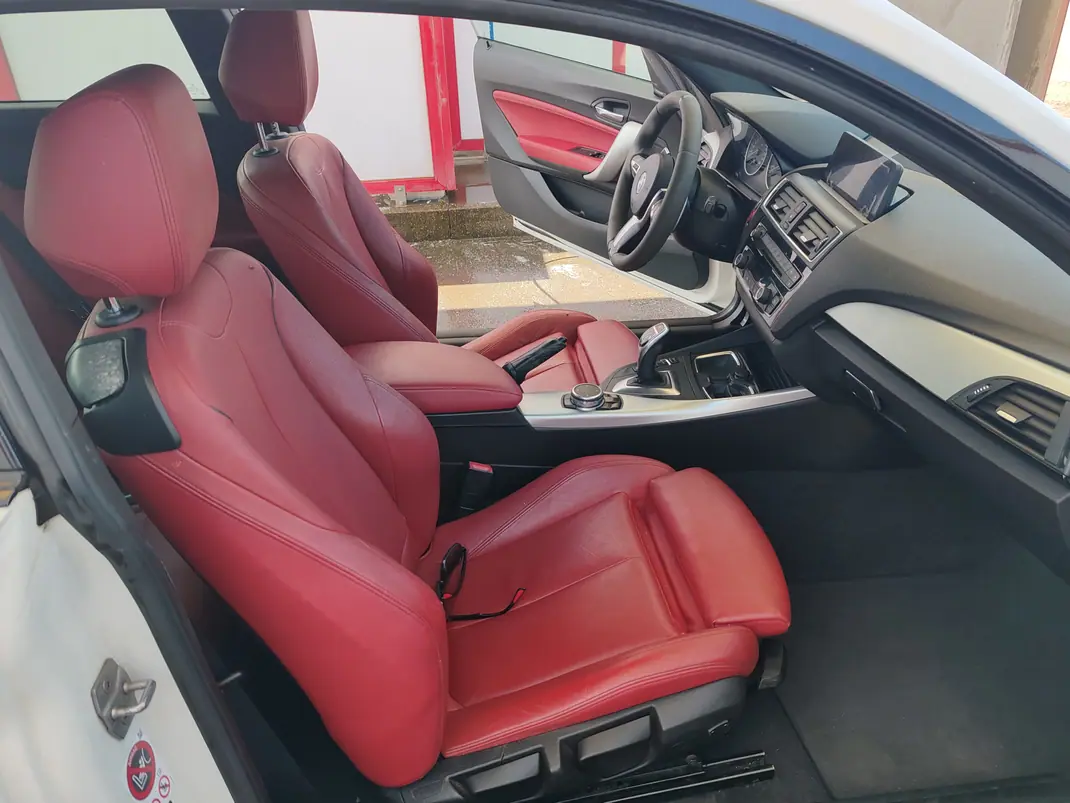 BMW 220 2015 - 15500 EUR, 290000 km - AUTO.MOTO.pt - 290000km - foto 14 de 16